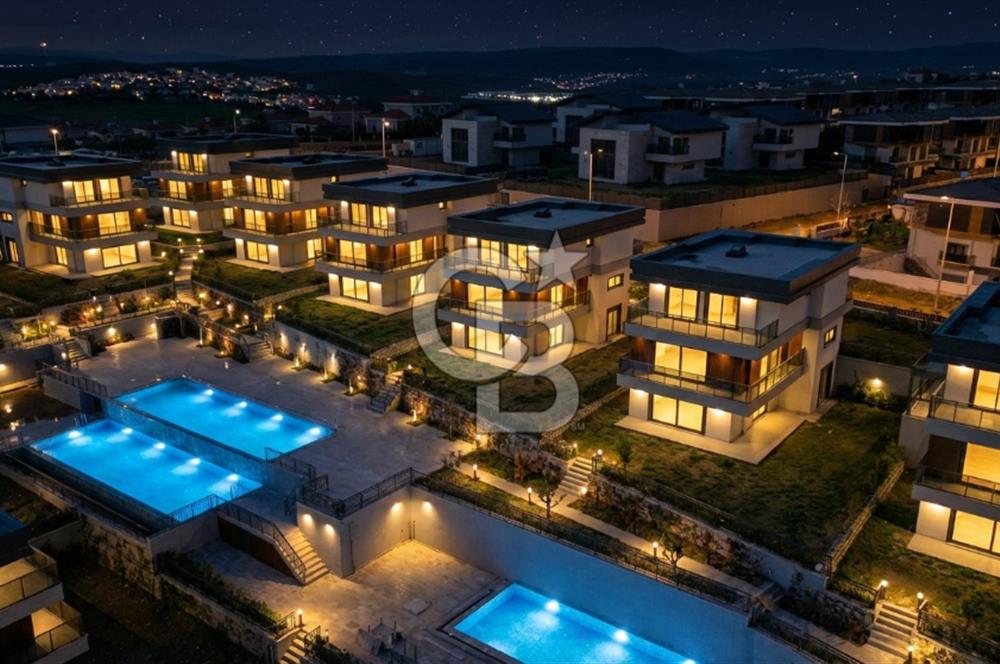 SEFERİHİSAR'DA PRESTİJLİ VE KONFORLU SATILIK MÜSTAKİL LÜKS VİLLA