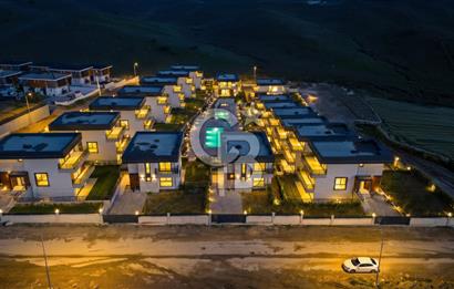SEFERİHİSAR'DA PRESTİJLİ VE KONFORLU SATILIK MÜSTAKİL LÜKS VİLLA