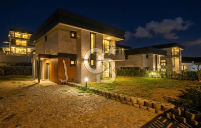 SEFERİHİSAR'DA PRESTİJLİ VE KONFORLU SATILIK MÜSTAKİL LÜKS VİLLA