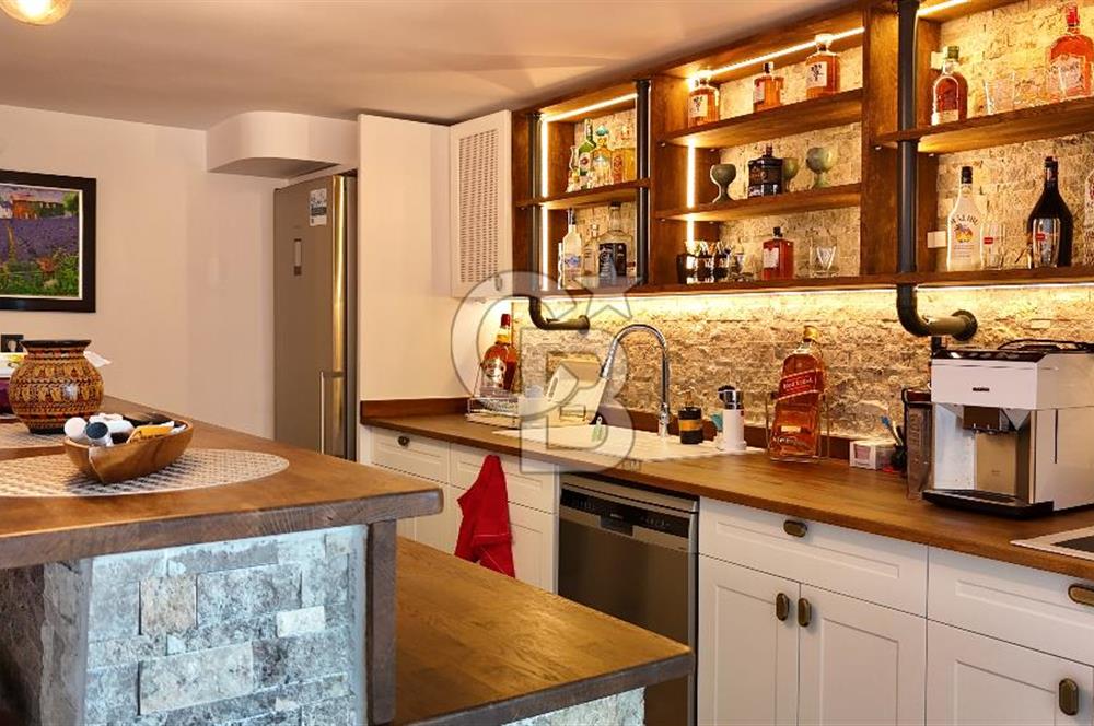 GÜZELBAHÇE ÇAMLI ÖZEL YAPIM SATILIK LÜKS VİLLA 