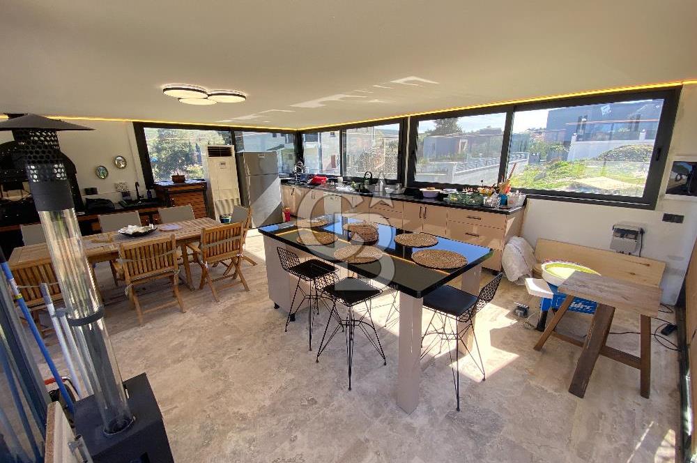 GÜZELBAHÇE ÇAMLI ÖZEL YAPIM SATILIK LÜKS VİLLA 