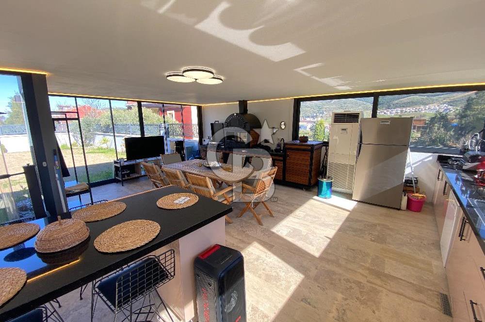 GÜZELBAHÇE ÇAMLI ÖZEL YAPIM SATILIK LÜKS VİLLA 