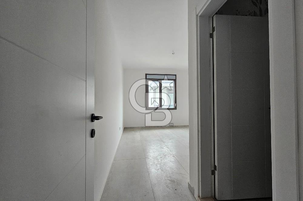 Altınova Havuzlu Sitede Satılık Açık Konum 3+1 Müstakil Villa