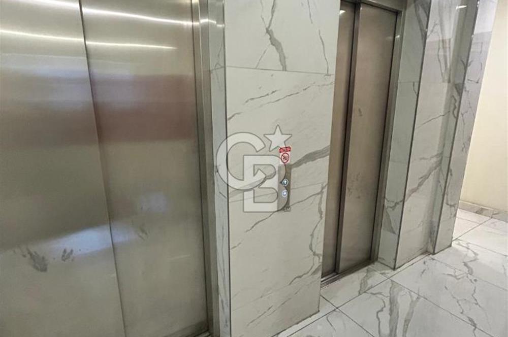 Feneryolu'nda çok merkezi genç binada 3+1 daire