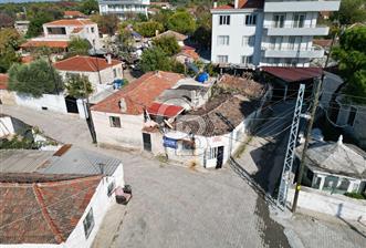 Ayvalık Mutluköy'de Satılık müştemilatlı müstakil ev ve arsa - 2 - 336522
