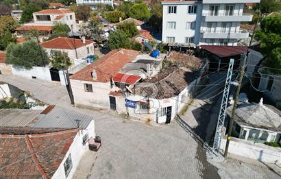 Ayvalık Mutluköy'de Satılık müştemilatlı müstakil ev ve arsa