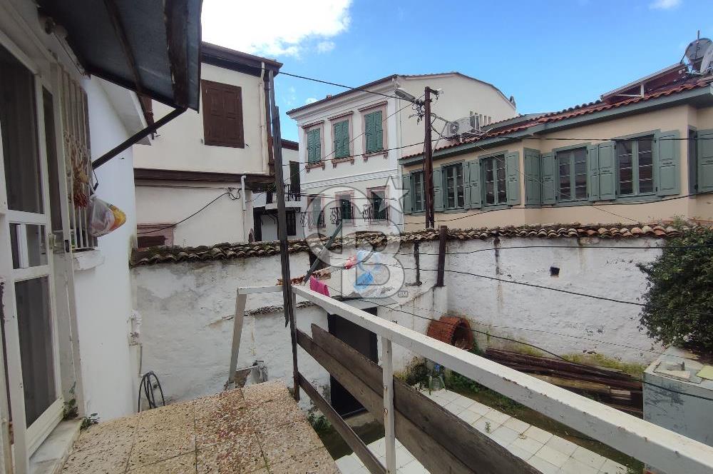 Ayvalık Merkezde Satılık Bahçeli Müstakil Ev 