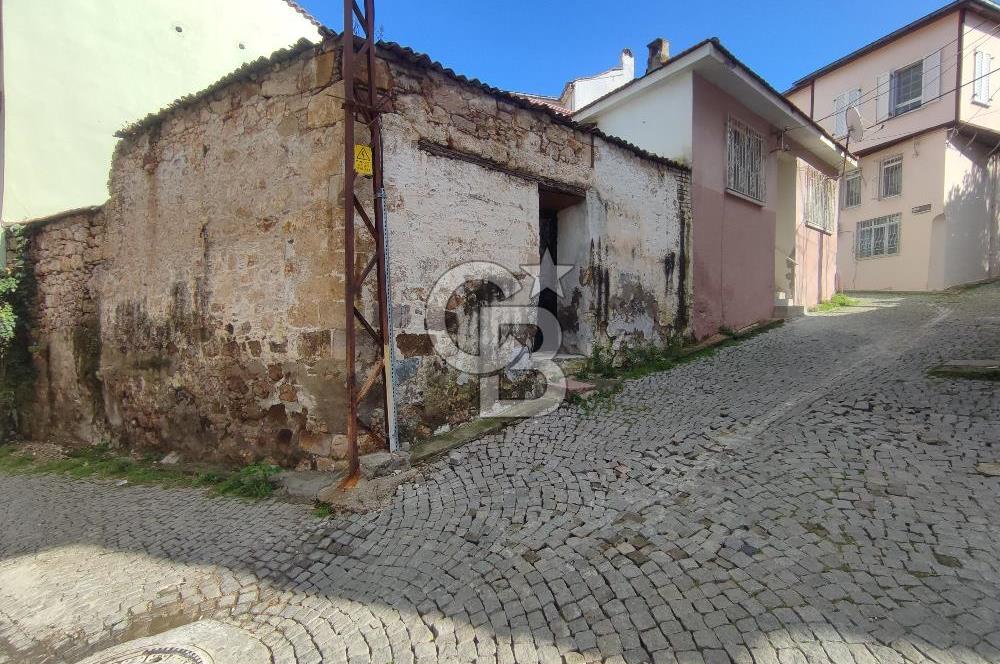 Ayvalık Merkezde Satılık Bahçeli Müstakil Ev 