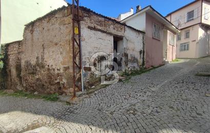 Ayvalık Merkezde Satılık Bahçeli Müstakil Ev 