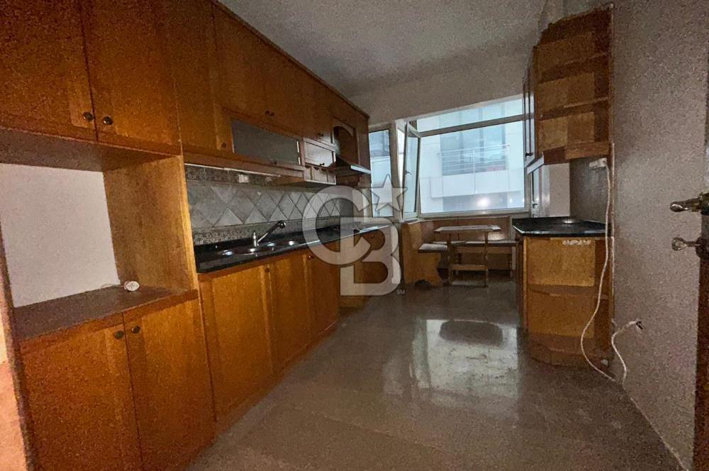 Fenerbahçe sahil-bağdat arasında katta tek 3+1 balkonlu daire