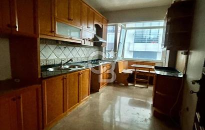 Fenerbahçe sahil-bağdat arasında katta tek 3+1 balkonlu daire