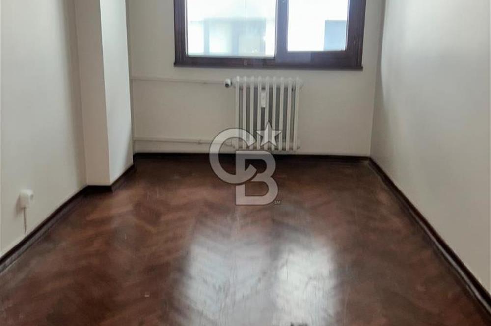 Fenerbahçe sahil-bağdat arasında katta tek 3+1 balkonlu daire