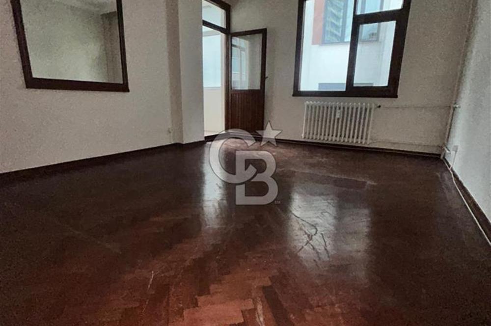 Fenerbahçe sahil-bağdat arasında katta tek 3+1 balkonlu daire