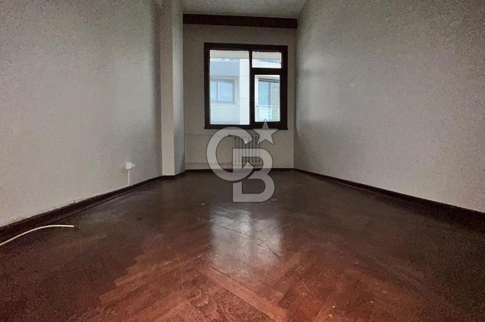 Fenerbahçe sahil-bağdat arasında katta tek 3+1 balkonlu daire