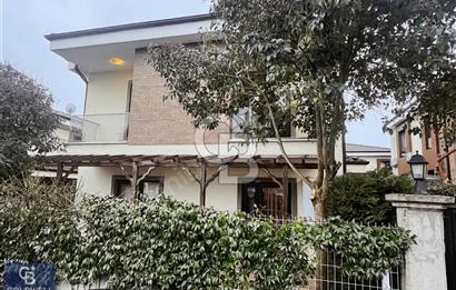 Başiskele Körfez Mah.de 3+1 Eşyalı Kiralık Villa