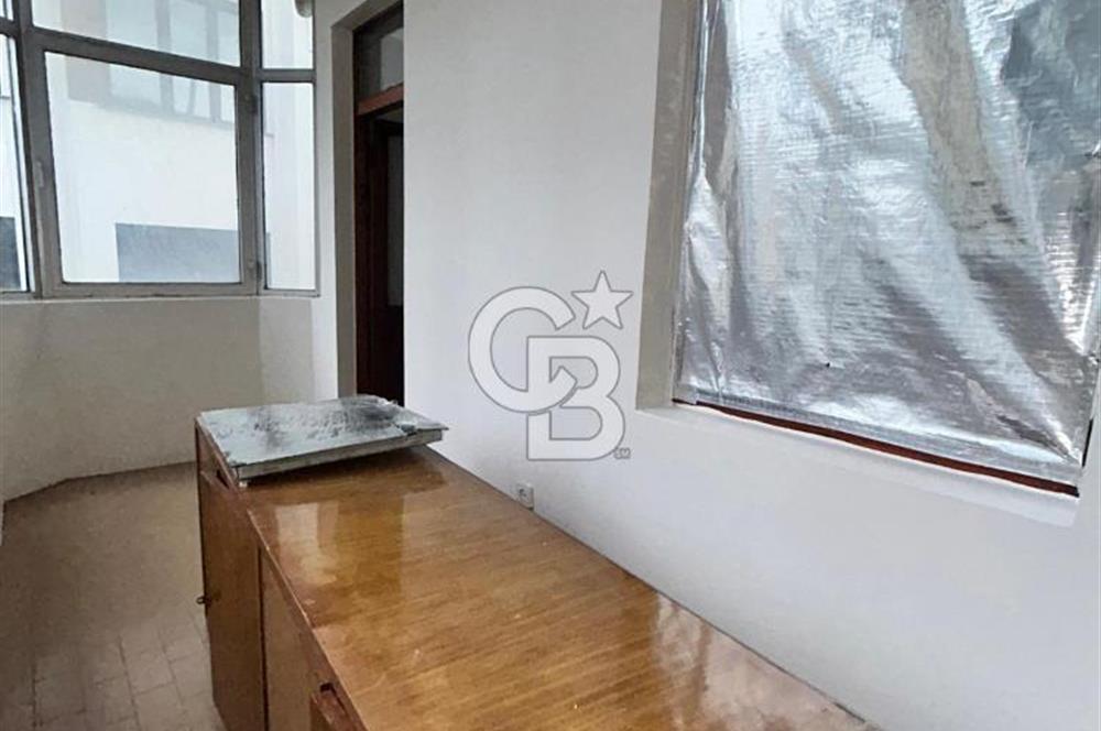 Fenerbahçe sahil-bağdat arasında katta tek 3+1 balkonlu daire