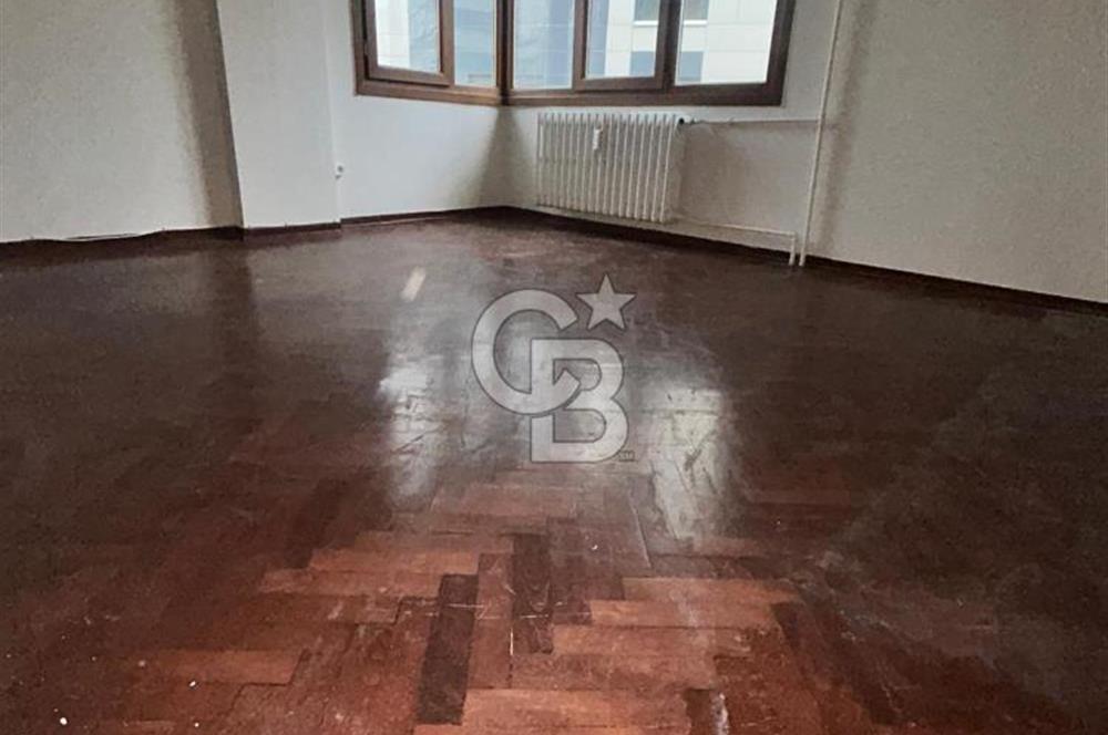 Fenerbahçe sahil-bağdat arasında katta tek 3+1 balkonlu daire