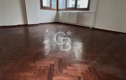 Fenerbahçe sahil-bağdat arasında katta tek 3+1 balkonlu daire