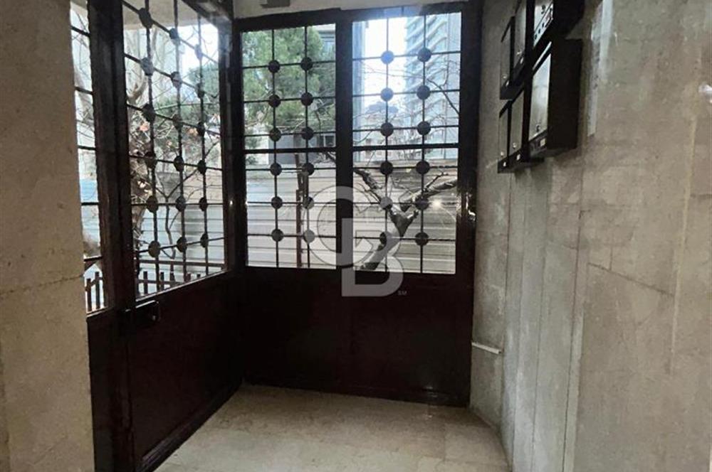 Fenerbahçe sahil-bağdat arasında katta tek 3+1 balkonlu daire