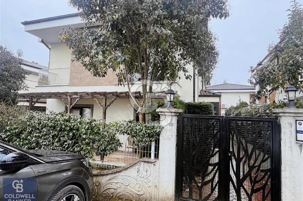 Başiskele Körfez Mah.de 3+1 Eşyalı Kiralık Villa