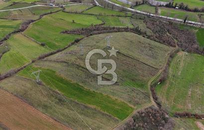 ÇANAKKALE YENİCE AŞAĞIKARAAŞIK KÖYÜNDE 8.926 m² SATILIK TARLA