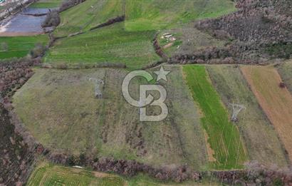 ÇANAKKALE YENİCE AŞAĞIKARAAŞIK KÖYÜNDE 8.926 m² SATILIK TARLA