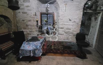  Kemeraltında Tarihi Batarlı Satılık Ofis