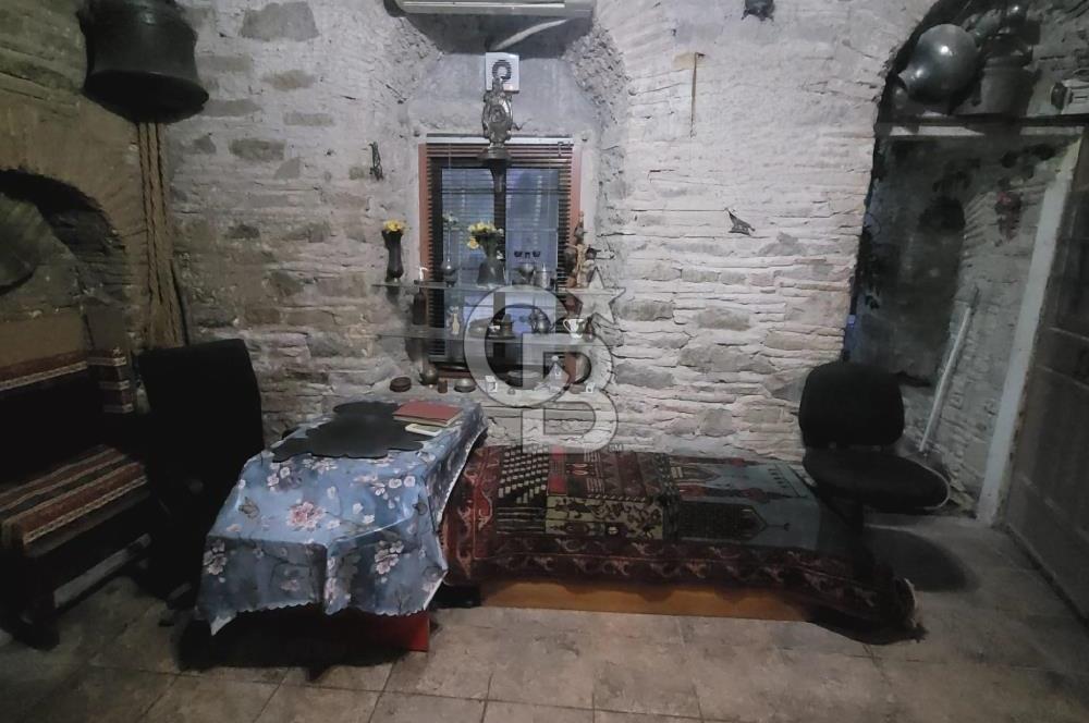  Kemeraltında Tarihi Batarlı Kiralık Ofis