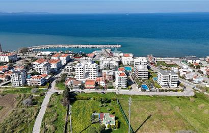 Güzelbahçe Siteler’de Havuzlu Sitede, Denize Yakın Villa