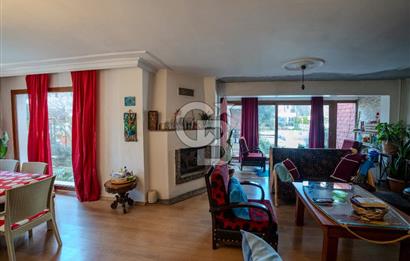 Güzelbahçe Siteler’de Havuzlu Sitede, Denize Yakın Villa