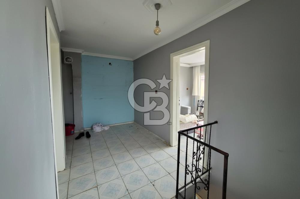 Ayvalık'ta 3+1 Deniz Manzaralı Satılık Müstakil Ev