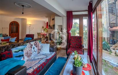 Güzelbahçe Siteler’de Havuzlu Sitede, Denize Yakın Villa