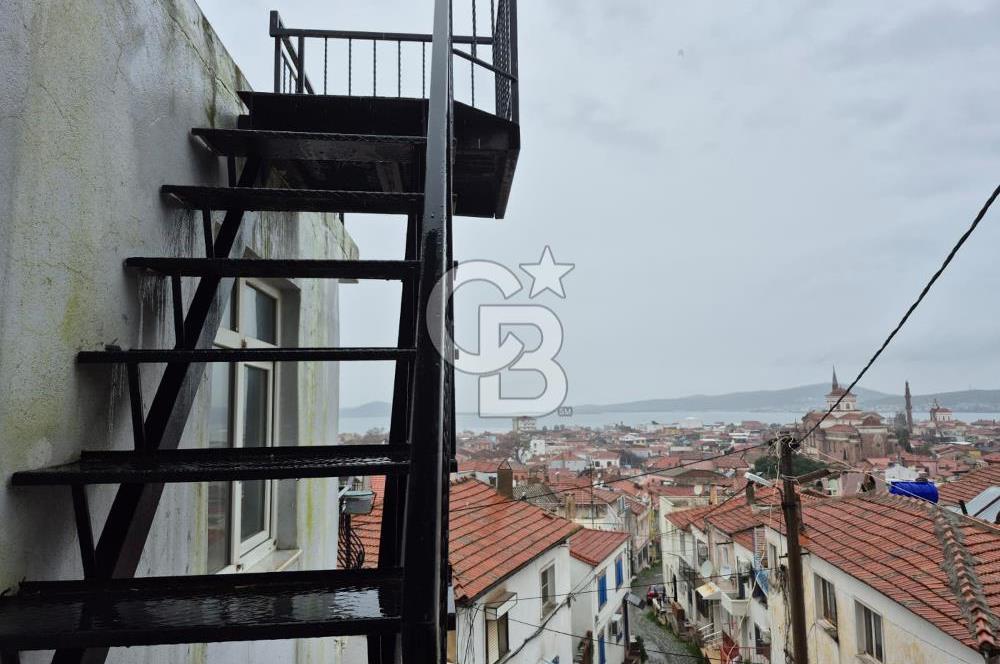 Ayvalık'ta 3+1 Deniz Manzaralı Satılık Müstakil Ev