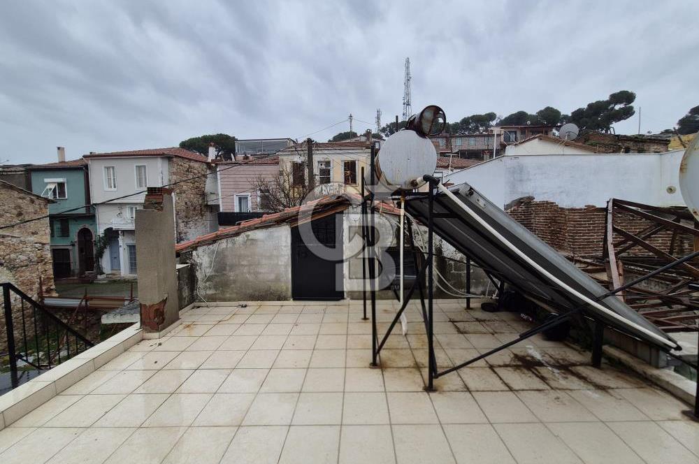 Ayvalık'ta 3+1 Deniz Manzaralı Satılık Müstakil Ev