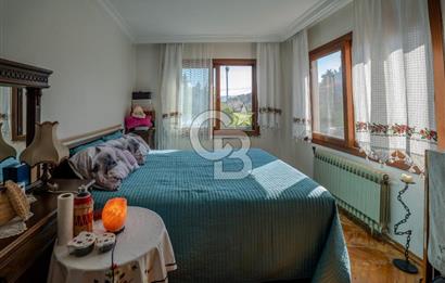 Güzelbahçe Siteler’de Havuzlu Sitede, Denize Yakın Villa