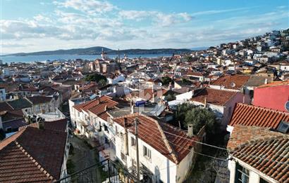 Ayvalık'ta 3+1 Deniz Manzaralı Satılık Müstakil Ev