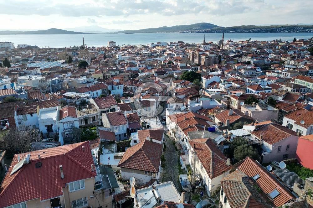 Ayvalık'ta 3+1 Deniz Manzaralı Satılık Müstakil Ev