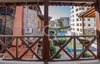 Güzelbahçe Siteler’de Havuzlu Sitede, Denize Yakın Villa