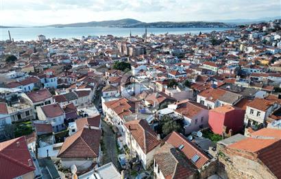 Ayvalık'ta 3+1 Deniz Manzaralı Satılık Müstakil Ev