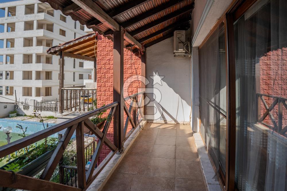 Güzelbahçe Siteler’de Havuzlu Sitede, Denize Yakın Villa