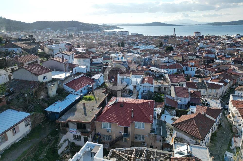 Ayvalık'ta 3+1 Deniz Manzaralı Satılık Müstakil Ev