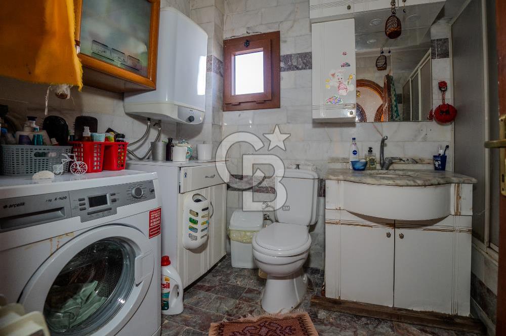 Güzelbahçe Siteler’de Havuzlu Sitede, Denize Yakın Villa