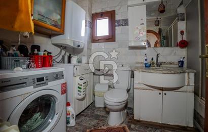 Güzelbahçe Siteler’de Havuzlu Sitede, Denize Yakın Villa