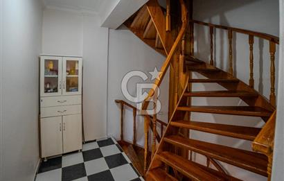 Güzelbahçe Siteler’de Havuzlu Sitede, Denize Yakın Villa