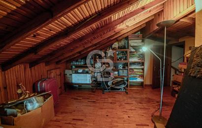 Güzelbahçe Siteler’de Havuzlu Sitede, Denize Yakın Villa