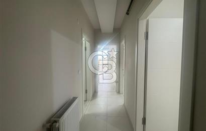 100.YIL BULVARI'NA CEPHE KİRALIK OFİS