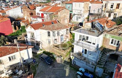 Ayvalık'ta 3+1 Deniz Manzaralı Satılık Müstakil Ev