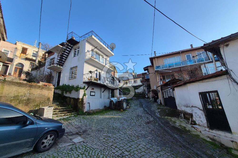 Ayvalık'ta 3+1 Deniz Manzaralı Satılık Müstakil Ev