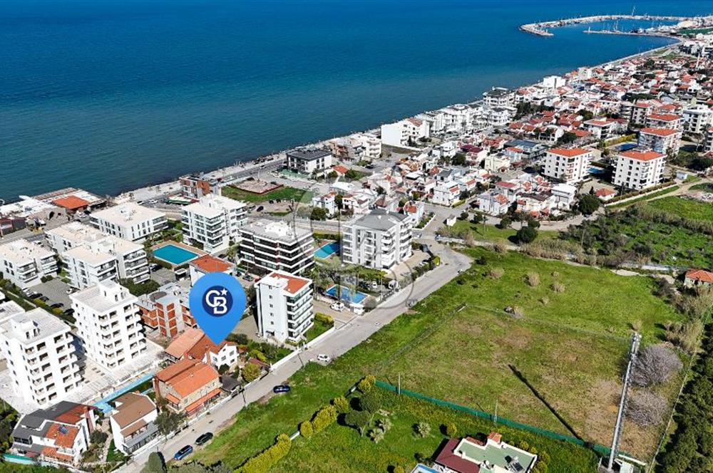 Güzelbahçe Siteler’de Havuzlu Sitede, Denize Yakın Villa