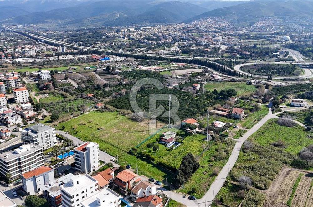 Güzelbahçe Siteler’de Havuzlu Sitede, Denize Yakın Villa